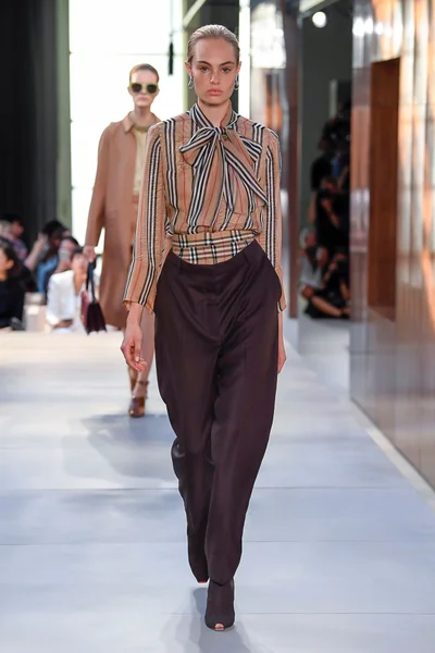 Look 8
